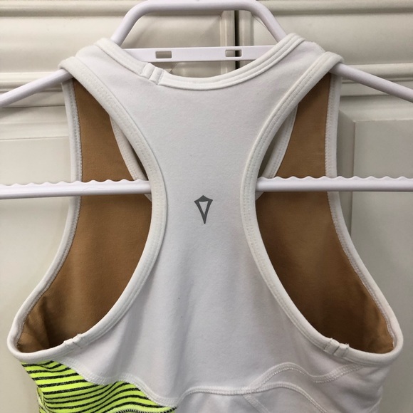 SIZE 7 - Ivivva by Lululemon girl’s cross-back tanktop - Picture 7 of 8